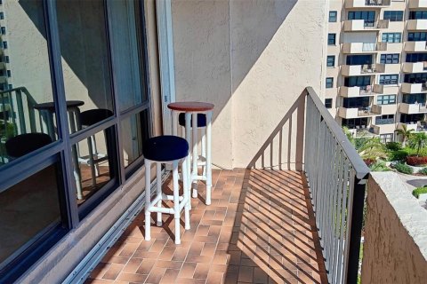 Condo in Lauderdale-by-the-Sea, Florida, 2 bedrooms  № 2382517 - photo 17