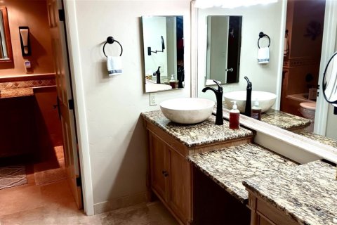 Condo in Lauderdale-by-the-Sea, Florida, 2 bedrooms  № 2382517 - photo 9