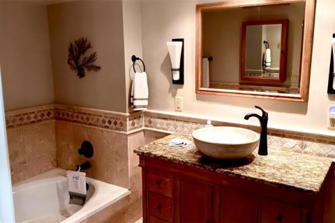 Condo in Lauderdale-by-the-Sea, Florida, 2 bedrooms  № 2382517 - photo 10