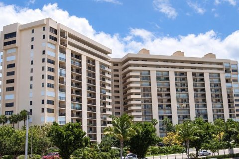 Condo in Lauderdale-by-the-Sea, Florida, 2 bedrooms  № 2382517 - photo 27
