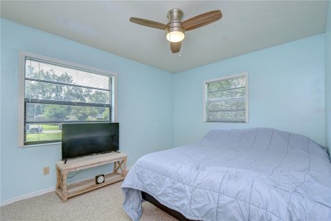 House in Brandon, Florida 3 bedrooms, 173.08 sq.m. № 2341588 - photo 17