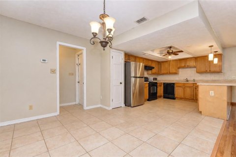 House in Brandon, Florida 3 bedrooms, 173.08 sq.m. № 2341588 - photo 10