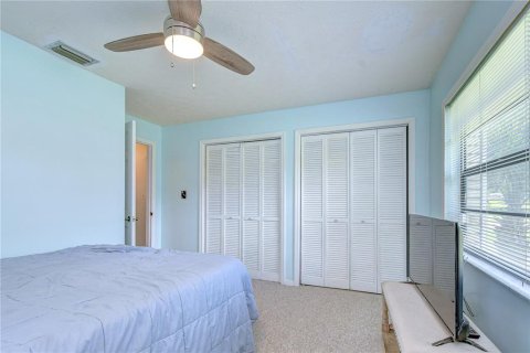 House in Brandon, Florida 3 bedrooms, 173.08 sq.m. № 2341588 - photo 18