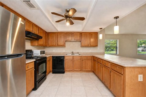 House in Brandon, Florida 3 bedrooms, 173.08 sq.m. № 2341588 - photo 9