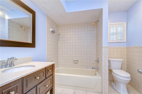House in Brandon, Florida 3 bedrooms, 173.08 sq.m. № 2341588 - photo 19