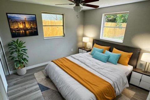 House in New Port Richey, Florida 4 bedrooms, 123.37 sq.m. № 1551439 - photo 6