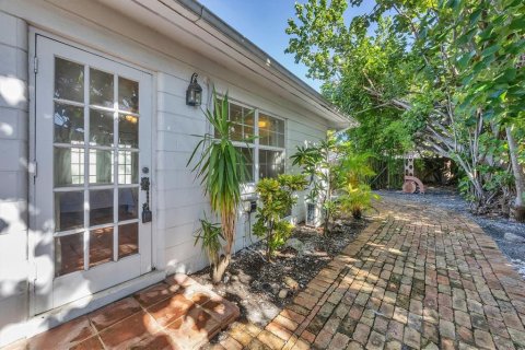 Casa en alquiler en Sarasota, Florida, 39.39 m2 № 1902372 - foto 1