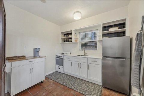 Casa en alquiler en Sarasota, Florida, 39.39 m2 № 1902372 - foto 3