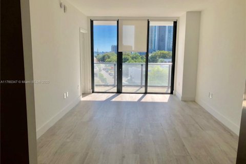 Condo in Miami, Florida, 1 bedroom  № 1860539 - photo 4