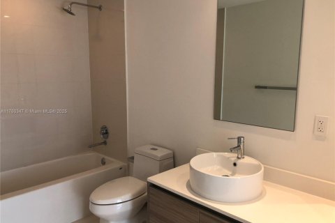 Condo in Miami, Florida, 1 bedroom  № 1860539 - photo 6