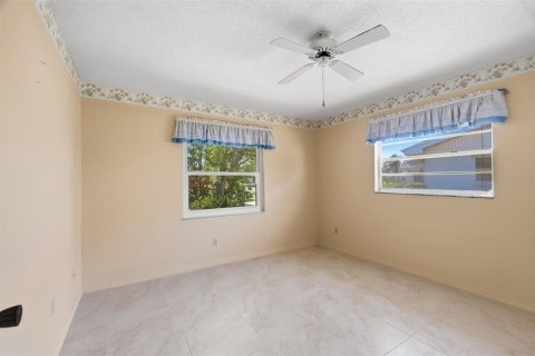 House in Sun City Center, Florida 2 bedrooms, 163.14 sq.m. № 2232635 - photo 26