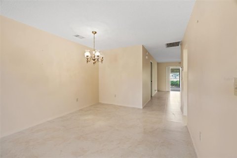 House in Sun City Center, Florida 2 bedrooms, 163.14 sq.m. № 2232635 - photo 8