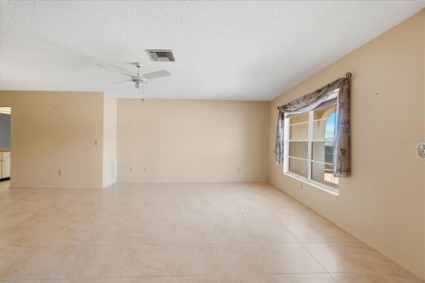 House in Sun City Center, Florida 2 bedrooms, 163.14 sq.m. № 2232635 - photo 6