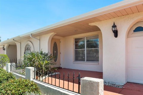 Villa ou maison à Sun City Center, Floride 2 chambres, 163.14 m2 № 2232635