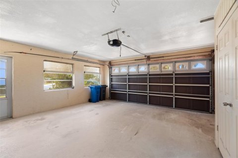 House in Sun City Center, Florida 2 bedrooms, 163.14 sq.m. № 2232635 - photo 29