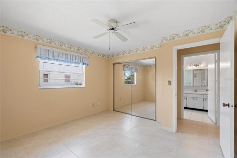 House in Sun City Center, Florida 2 bedrooms, 163.14 sq.m. № 2232635 - photo 25