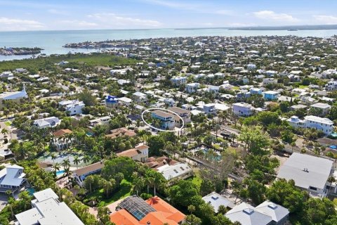 Снять в аренду виллу или дом в Холмс-Бич, Флорида 3 спальни, 319.03м2, № 2239128 - фото 6
