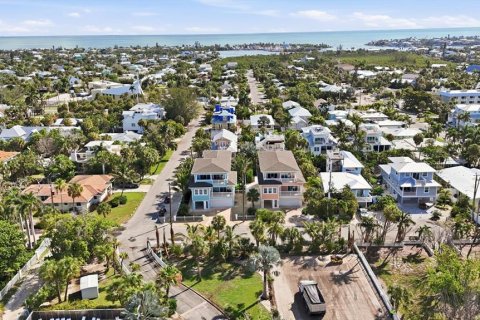 Снять в аренду виллу или дом в Холмс-Бич, Флорида 3 спальни, 319.03м2, № 2239128 - фото 7
