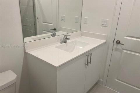 Снять в аренду виллу или дом в Хомстед, Флорида 5 спален, № 1947548 - фото 21