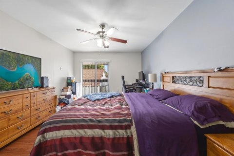 Touwnhouse à vendre à Miami, Floride: 2 chambres, 152.36 m2 № 2176385 - photo 23