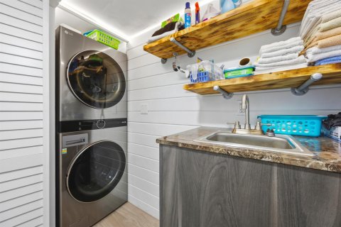 Touwnhouse à vendre à Miami, Floride: 2 chambres, 152.36 m2 № 2176385 - photo 15