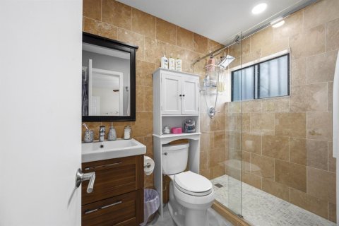 Touwnhouse à vendre à Miami, Floride: 2 chambres, 152.36 m2 № 2176385 - photo 19