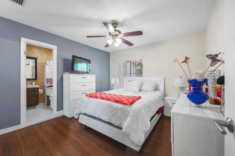 Touwnhouse à vendre à Miami, Floride: 2 chambres, 152.36 m2 № 2176385 - photo 20
