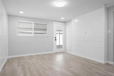 Immobilier commercial à vendre à Englewood, Floride: 5 chambres, 234.21 m2 № 1910136 - photo 24