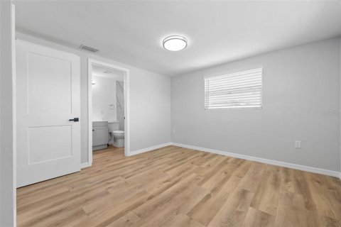 Immobilier commercial à vendre à Englewood, Floride: 5 chambres, 234.21 m2 № 1910136 - photo 18