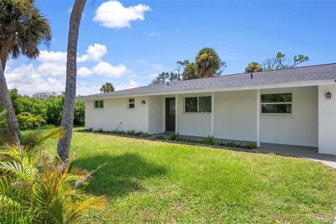 Immobilier commercial à vendre à Englewood, Floride: 5 chambres, 234.21 m2 № 1910136 - photo 7