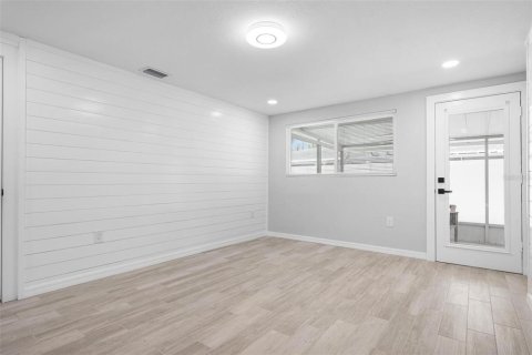 Immobilier commercial à vendre à Englewood, Floride: 5 chambres, 234.21 m2 № 1910136 - photo 25