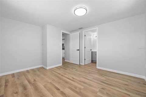 Immobilier commercial à vendre à Englewood, Floride: 5 chambres, 234.21 m2 № 1910136 - photo 17