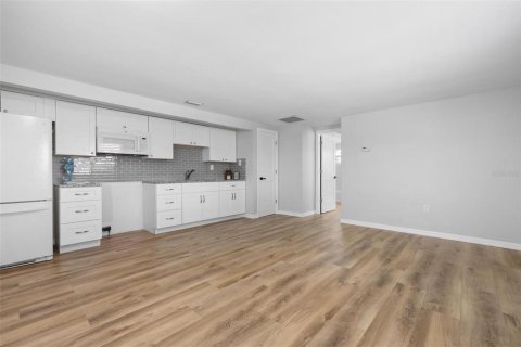 Immobilier commercial à vendre à Englewood, Floride: 5 chambres, 234.21 m2 № 1910136 - photo 11
