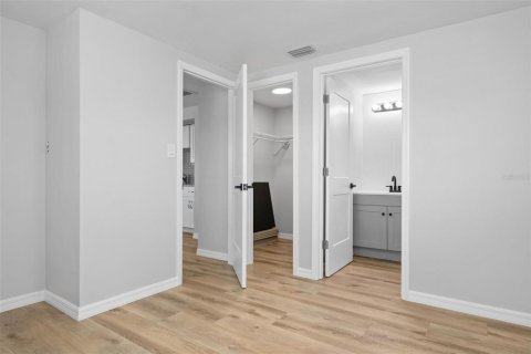 Immobilier commercial à vendre à Englewood, Floride: 5 chambres, 234.21 m2 № 1910136 - photo 20
