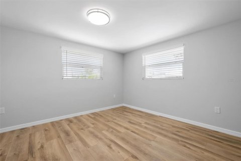 Immobilier commercial à vendre à Englewood, Floride: 5 chambres, 234.21 m2 № 1910136 - photo 16