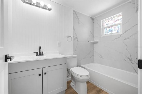 Immobilier commercial à vendre à Englewood, Floride: 5 chambres, 234.21 m2 № 1910136 - photo 19