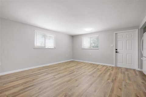 Immobilier commercial à vendre à Englewood, Floride: 5 chambres, 234.21 m2 № 1910136 - photo 14