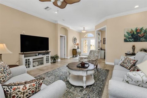 House in Punta Gorda, Florida 3 bedrooms, 195 sq.m. № 2272749 - photo 7