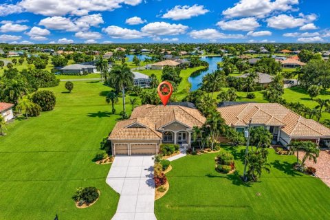 House in Punta Gorda, Florida 3 bedrooms, 195 sq.m. № 2272749 - photo 4