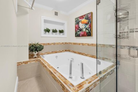 Copropriété à vendre à Miami Beach, Floride: 2 chambres, 135.17 m2 № 1945555 - photo 23