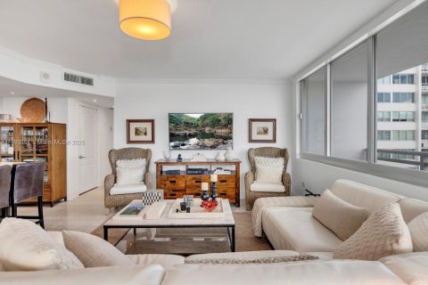 Copropriété à vendre à Miami Beach, Floride: 2 chambres, 135.17 m2 № 1945555 - photo 3
