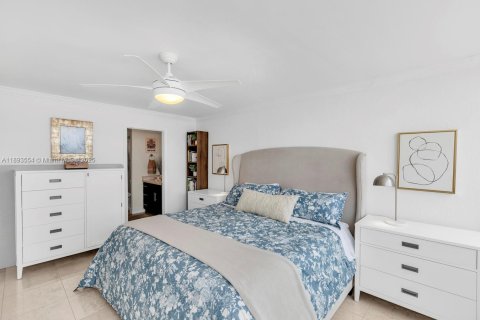 Copropriété à vendre à Miami Beach, Floride: 2 chambres, 135.17 m2 № 1945555 - photo 20