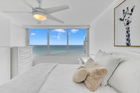 Copropriété à vendre à Miami Beach, Floride: 2 chambres, 135.17 m2 № 1945555 - photo 25
