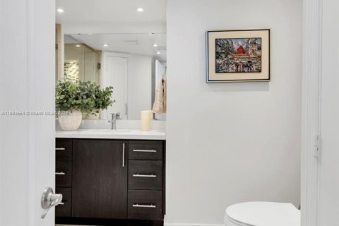 Copropriété à vendre à Miami Beach, Floride: 2 chambres, 135.17 m2 № 1945555 - photo 16