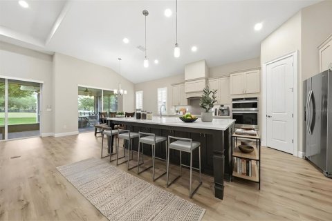 House in Lady Lake, Florida 4 bedrooms, 236.34 sq.m. № 2222555 - photo 9