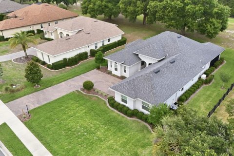 House in Lady Lake, Florida 4 bedrooms, 236.34 sq.m. № 2222555 - photo 24