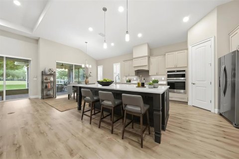 House in Lady Lake, Florida 4 bedrooms, 236.34 sq.m. № 2222555 - photo 8