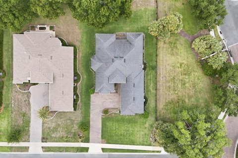 House in Lady Lake, Florida 4 bedrooms, 236.34 sq.m. № 2222555 - photo 28