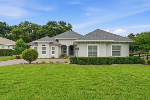 House in Lady Lake, Florida 4 bedrooms, 236.34 sq.m. № 2222555
