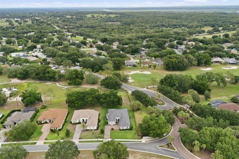 House in Lady Lake, Florida 4 bedrooms, 236.34 sq.m. № 2222555 - photo 29
